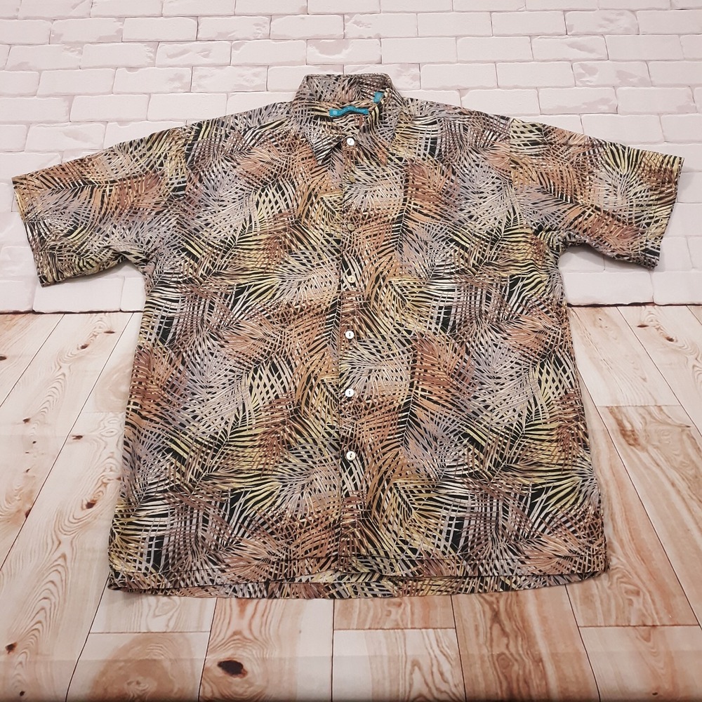 Tori Richard Hawaiian Shirt Mens Medium Made In USA Floral Tropical Beach